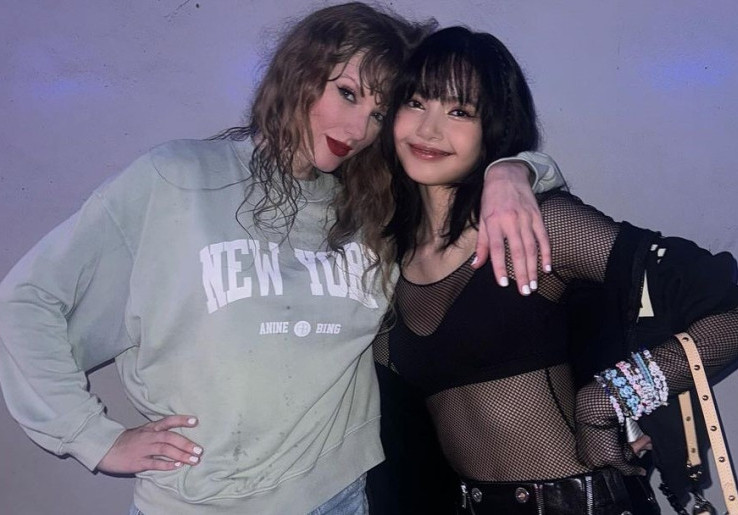 Nonton Konser Taylor Swift, Lisa BLACKPINK Pakai Friendship Bracelet