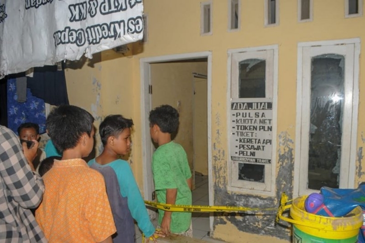 Rumah kontrakan pelaku penusukan Menteri Koordinator Politik Hukum dan Keamanan RI H Wiranto yang tinggal di Kampung Sawah Desa Menes Kecamatan Menes,Pandeglang tertutup dan tidak bergaul dengan tetangga.