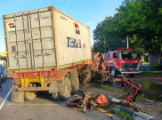 Laka Lantas Jalan Solo - Semarang Libatkan Dua Truk Trailer, 2 Orang Tewas