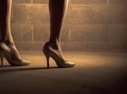 Kenali Bahaya Memakai High Heels dan Flat Shoes
