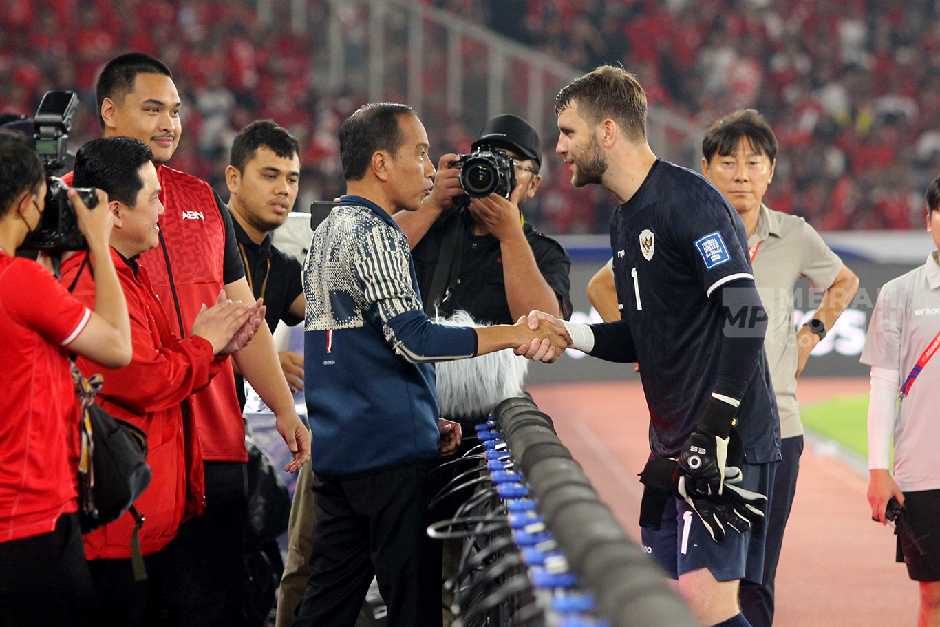 Presiden Jokowi Apresiasi Pemain Timnas Indonesia di Stadion GBK