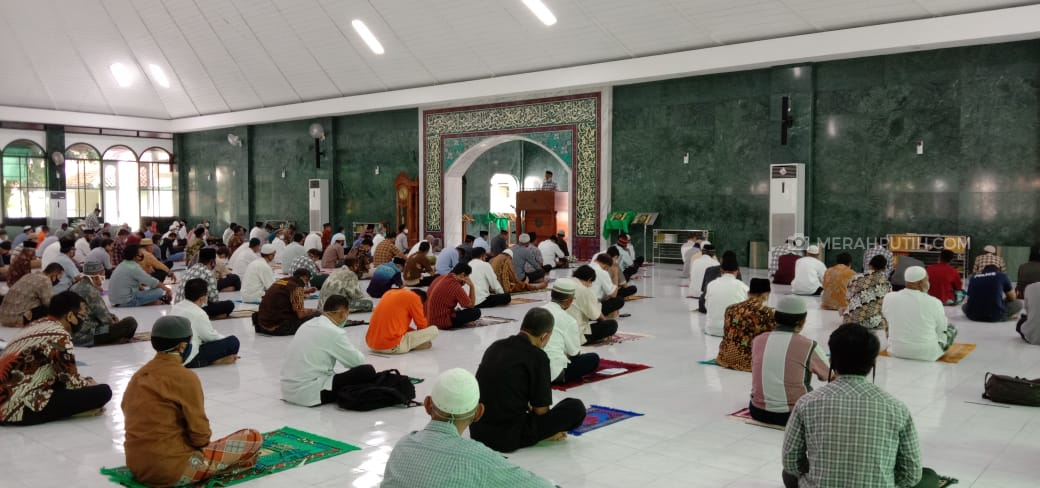 Warga DIY Dilarang Salat Idul Adha di Lapangan