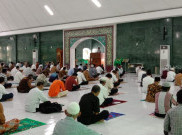 Warga DIY Dilarang Salat Idul Adha di Lapangan