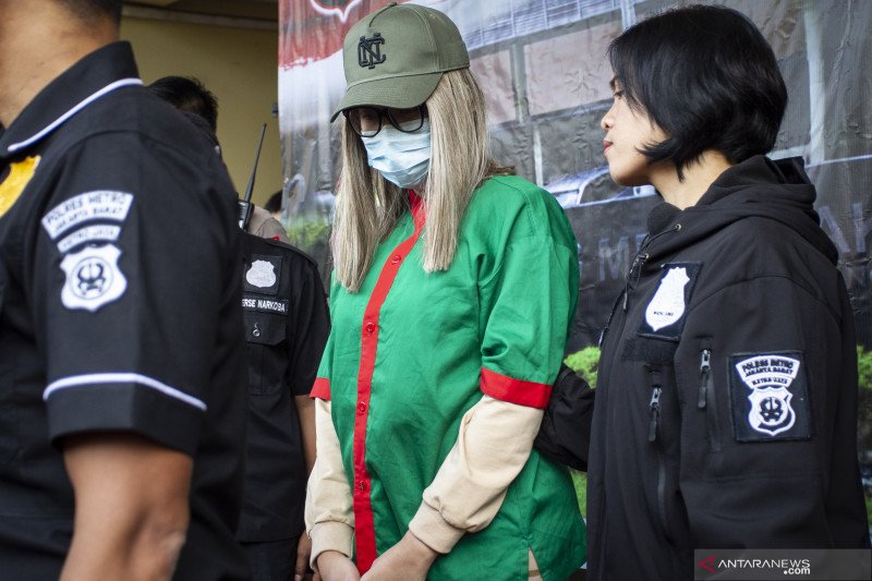 Polisi Bui Lucinta Luna di Ruang Khusus Biar tidak Diolok-olok 