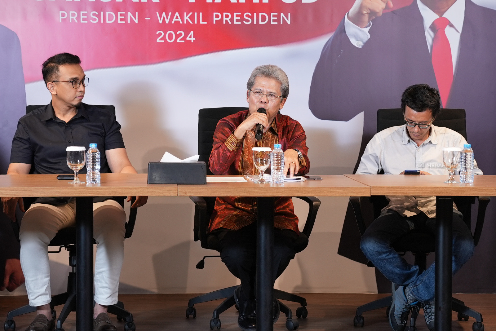 Todung Mulya Lubis Sebut MKMK Bisa Berhentikan Ketua MK