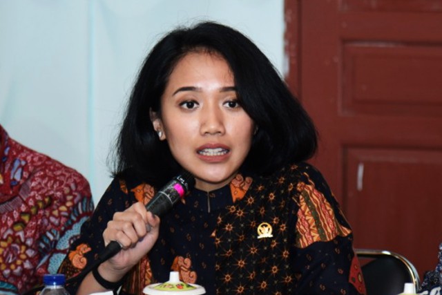 Putri Komaruddin