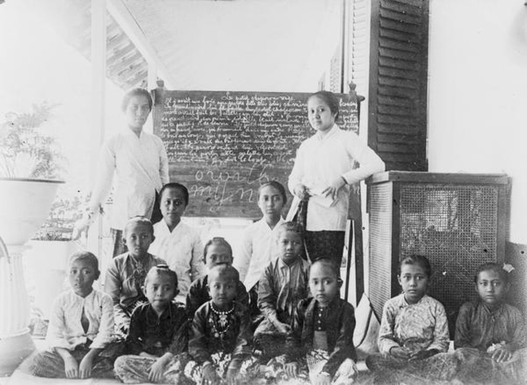 kartini dan kardinah mengajar di sekolah 1902