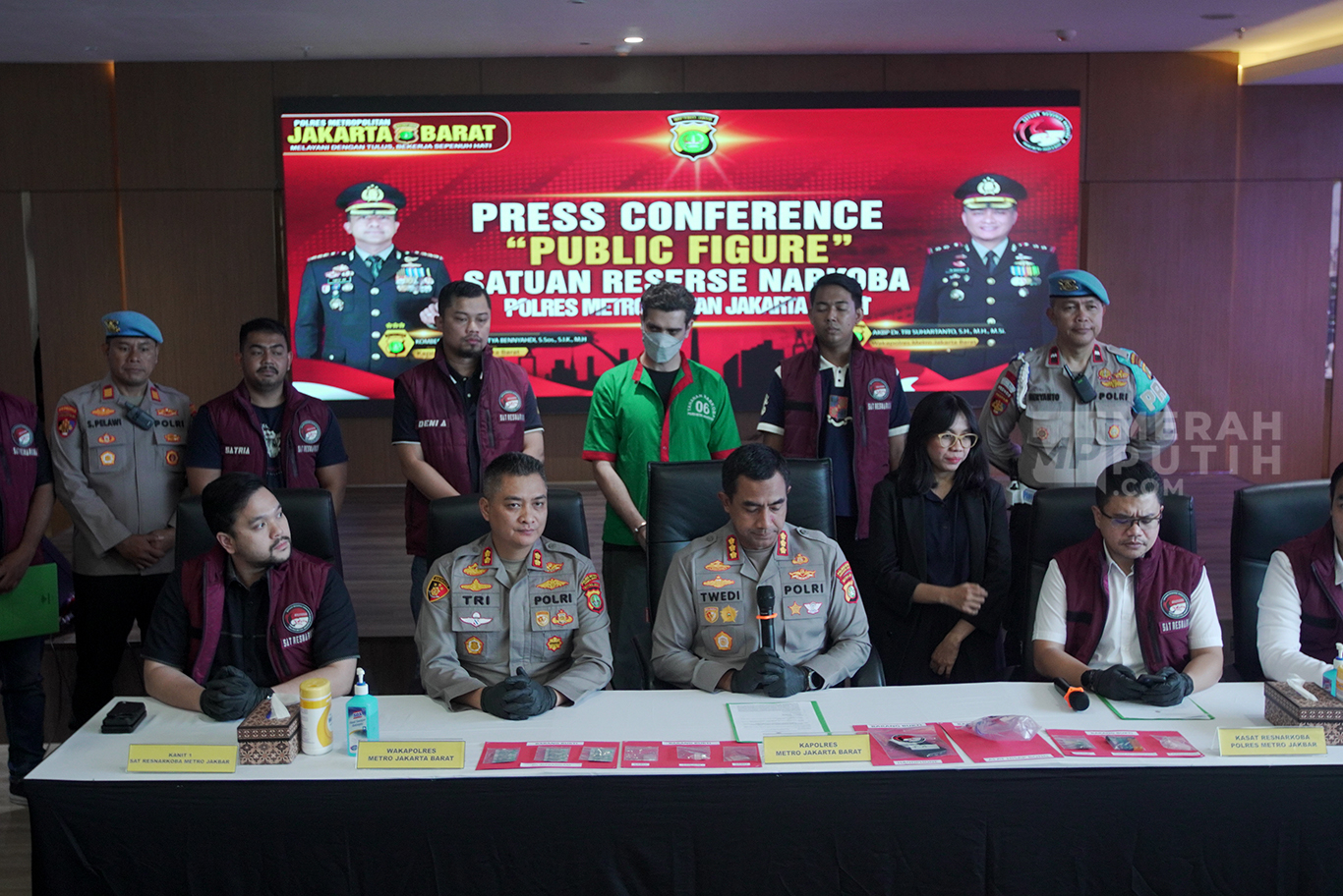  Rilis Kasus Penyalahgunaan Narkoba Artis Fachri Albar di Polres Metro Jakarta Barat
