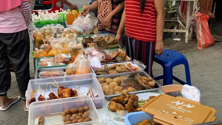 Biasa ditemukan di pinggir jalan. (Foto Instagram/kulinergresik)