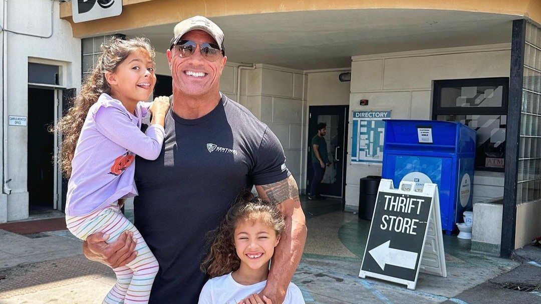 Dwayne Johnson Nyanyikan Lagu Hit dari ‘Moana’ untuk Anak dengan Kelainan Otak