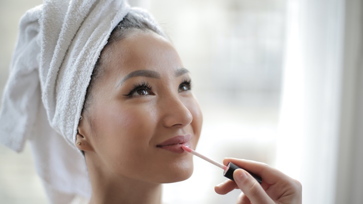 Langkah Mudah untuk Mendapatkan Riasan No Make Up Look