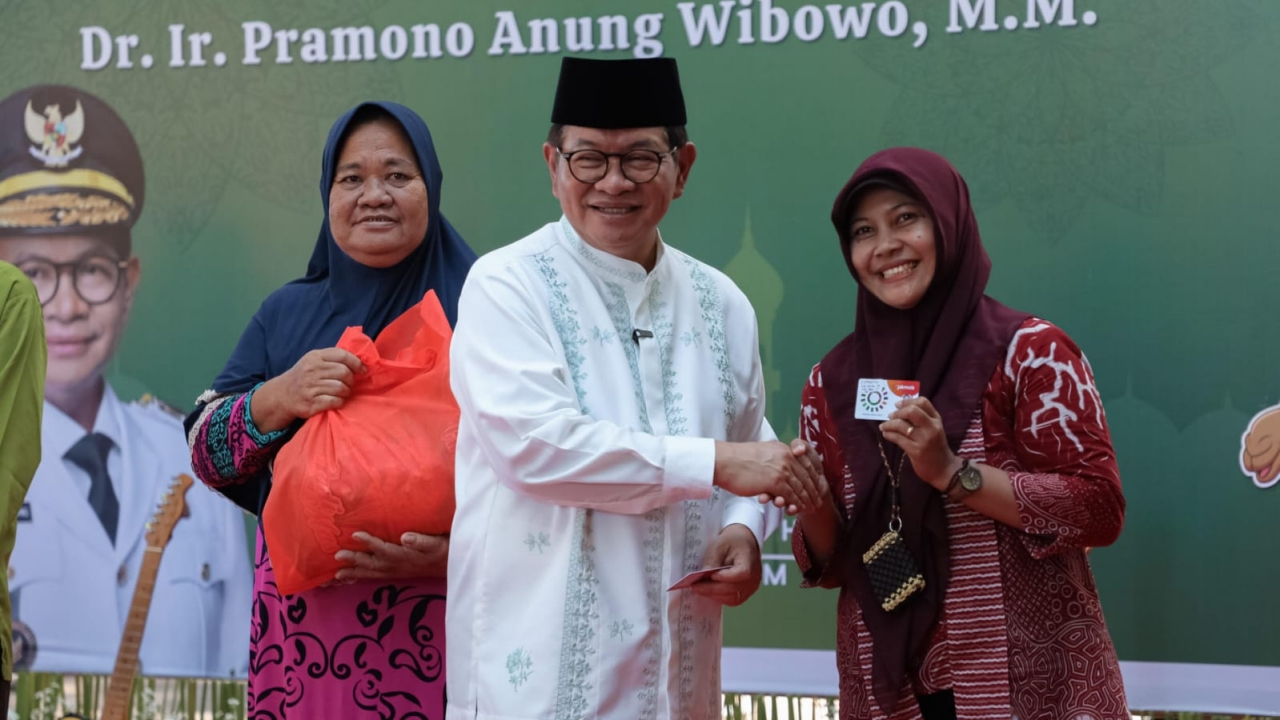 Pramono Anung Tinjau Bazar Pangan Murah di Kepulauan Seribu, 1.000 Paket Sembako Disiapkan