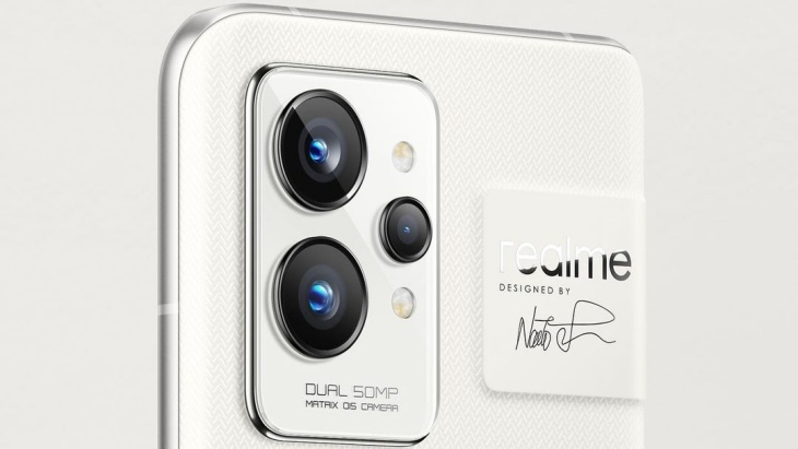 Realme Perkenalkan Smartphone Premium GT 2 Pro