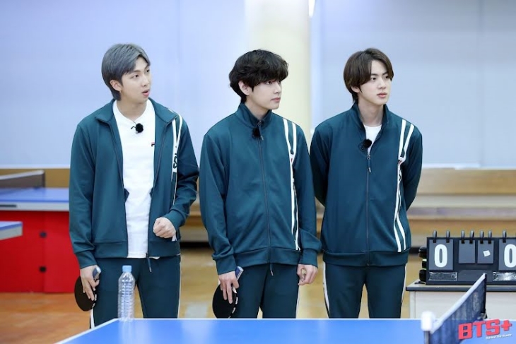 Pakaian yang digunakan pada RUN BTS ke-138 mirip dengan yang dipakai di K-drama Squid Game. (Foto: Koreaboo)