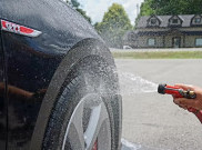 5 Tips Mencuci Mobil di Rumah 