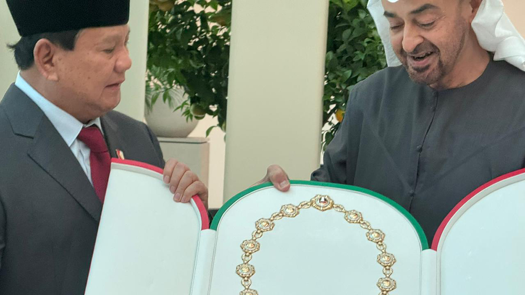 Prabowo Terima Penganugerahan Zayed Medal dari MBZ