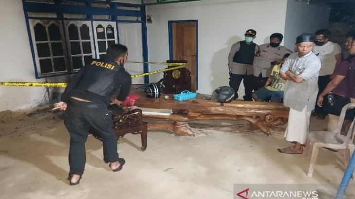Rumah Ketua KPU Muna Dilempari Bom Molotov