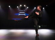 Lihat Nih Sepatu Nike Air Jordan 1 Tesla Milik Elon Musk, Cuma Ada Satu di Dunia!