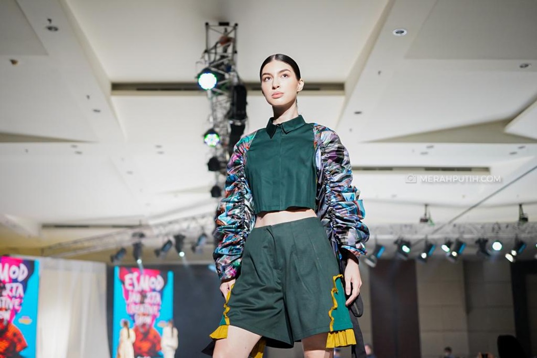Salah satu rancangan Esmodian pada Creative Show tahun 2022. (Foto: MerahPutih.com/Andreas Pranatalta)