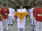 Profil Pembawa Baki Saat Pengibaran dan Penurunan Sang Merah Putih
