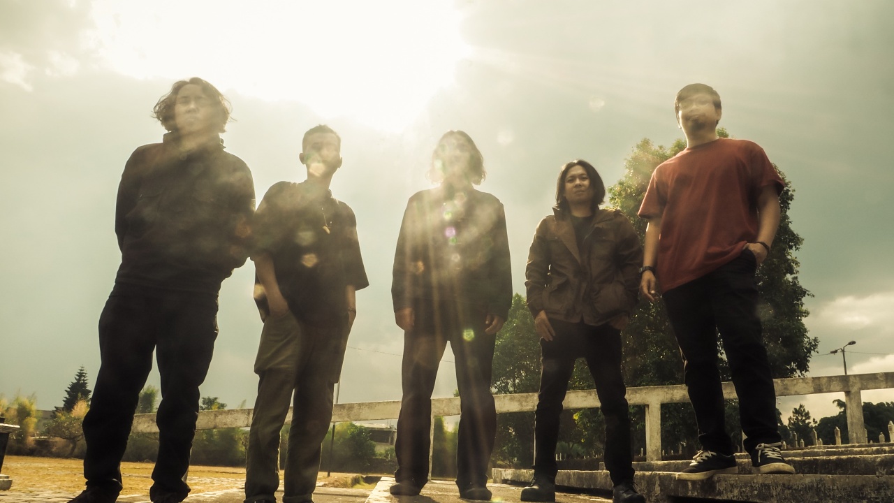 Under The Big Bright Yellow Sun Hadirkan Perjalanan Batin Melalui Single 'MERDEKA'