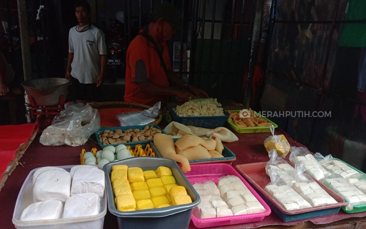 Pedagang di Pasar Kwitang, Jakarta Pusat. (Foto: MP/Asropih)