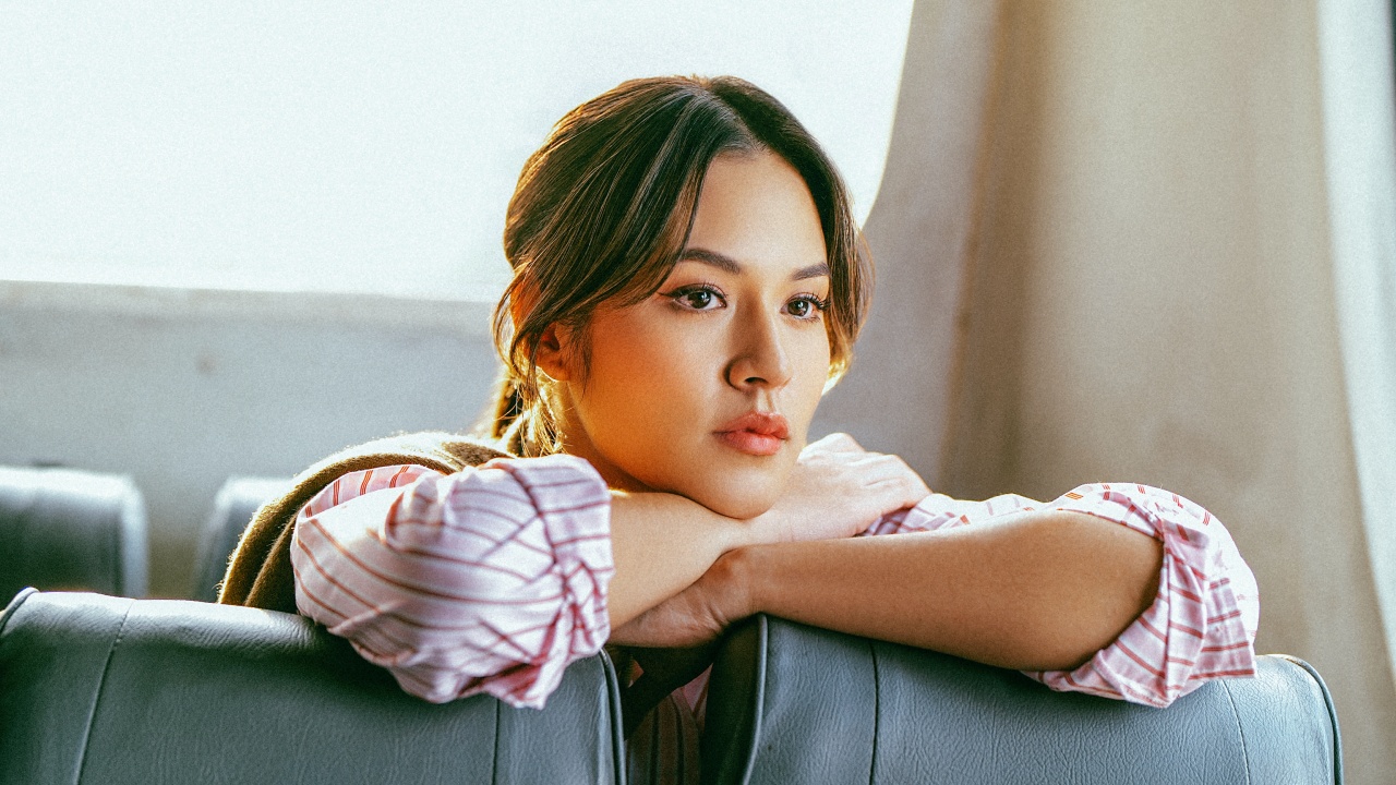 Raisa Menjadi 'Si Paling Mahir' Menopang Beban Hidup yang Kompleks