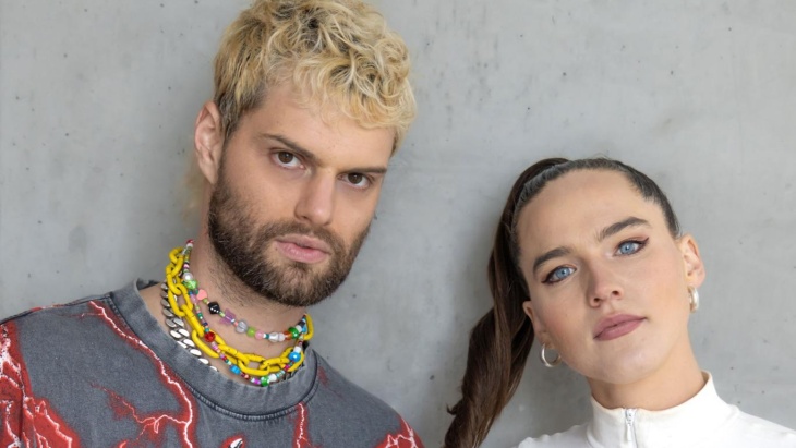 Sofi Tukker Cover Lagu Klasik Milik Snow Patrol