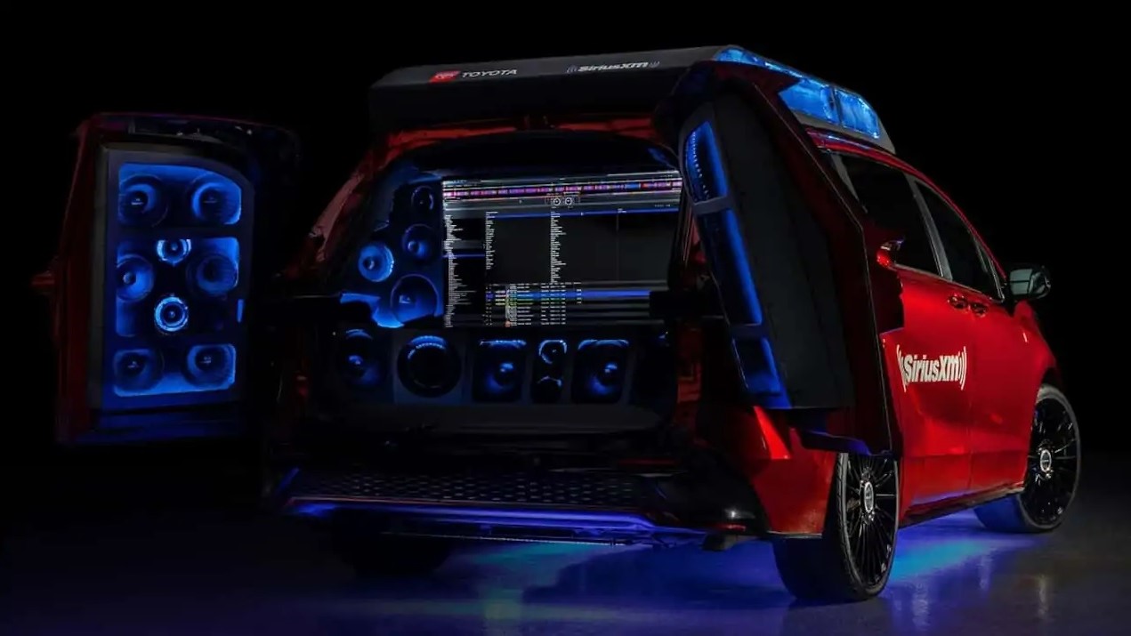 Toyota Modifikasi Sienna jadi Mobil DJ Berjalan