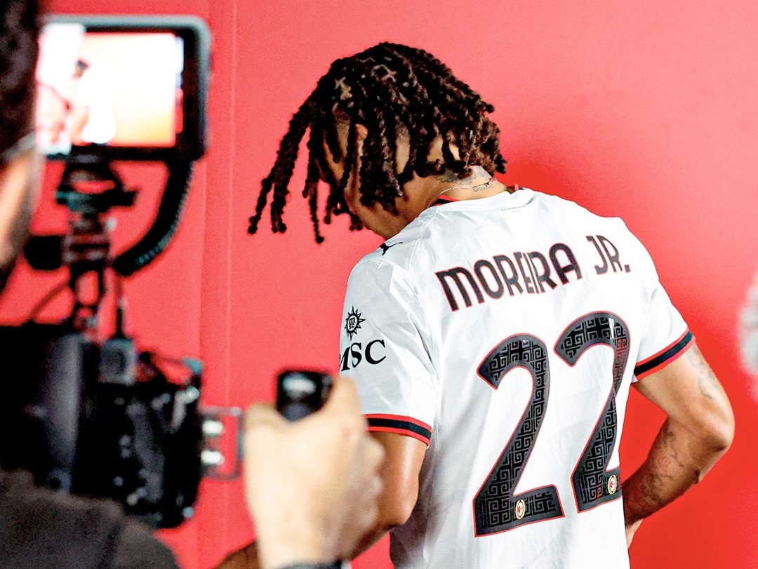 Diego Moreira pakai nomor punggung 22 di AC Milan