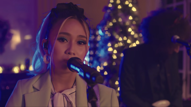 Rindu Keluarga dan Teman, NIKI Rilis Single 'Hallway Weather'