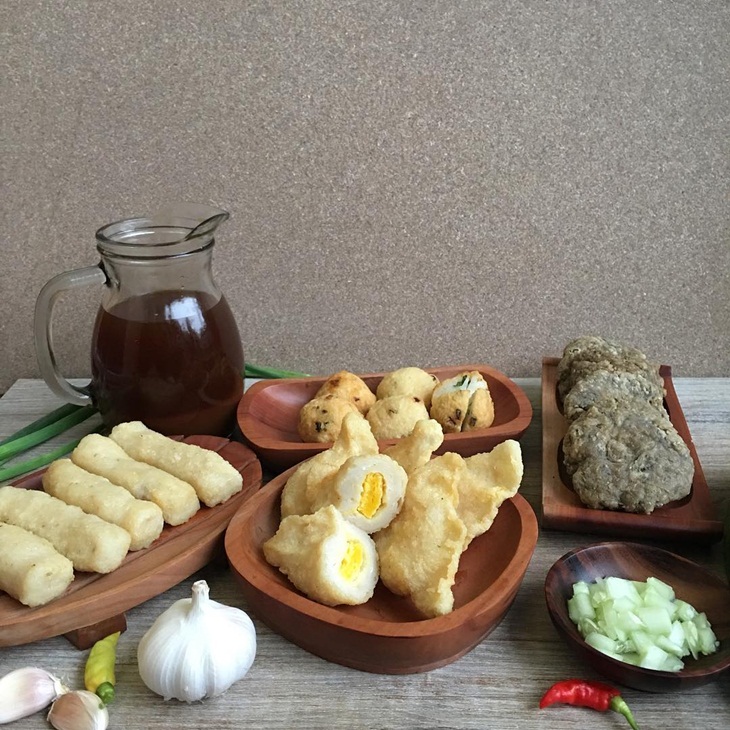 Pempek Palembang. (Foto: Instagram/pempekmamak)