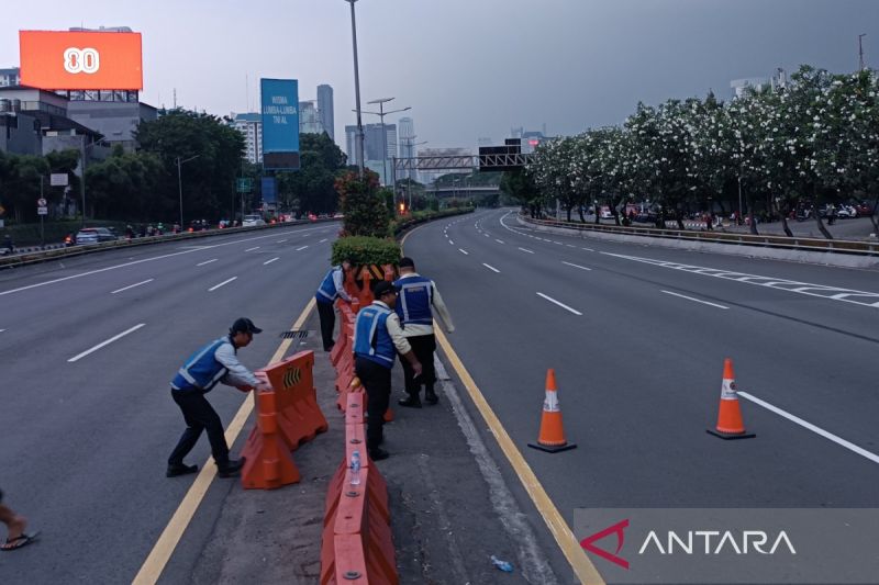 Demo di Depan Gedung DPR 'Chaos', Tol Dalam Kota Ditutup Total 