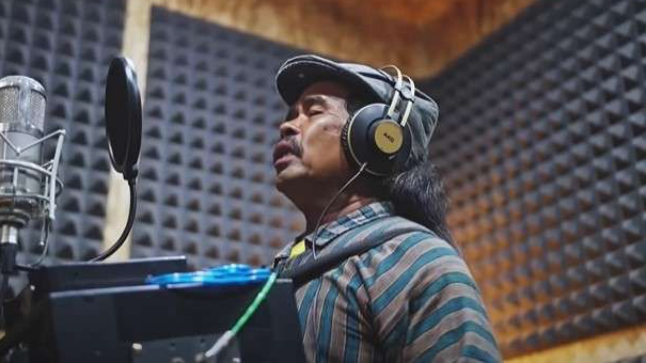 Lirik Lengkap 'Salahmu Sendiri' yang Viral Dibawakan Slamet Pengamen