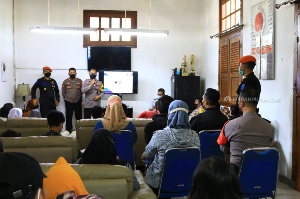 Petugas PT KAI Amankan Belasan Remaja Yang Melempari Kereta di Sukoharjo