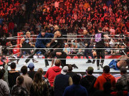 Debut Spektakuler WWE di Netflix, Roman Reigns Rebut Tahta Tribal Chief