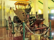 Kereta Singa Barong Simbol Tiga Budaya, Agama, dan Bangsa