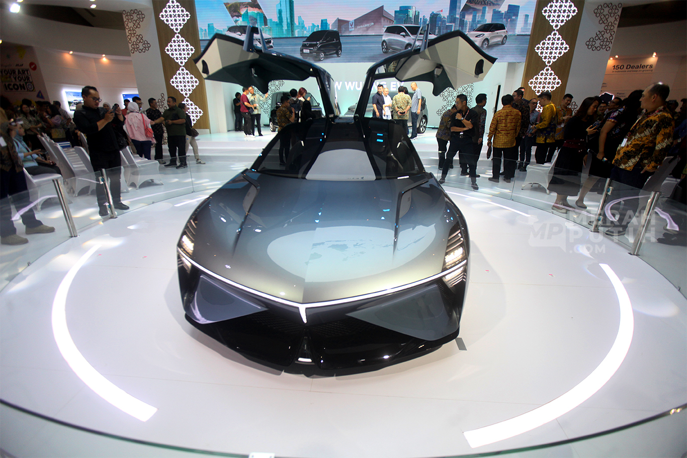 Menilik Wuling Light of ASEAN Concept Unjuk Gigi di Ajang Otomotif IIMS 2025