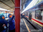 Petugas Temukan Uang Rp500 Juta di KRL, KCI: Ini yang Terbesar