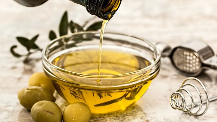 Kontroversi Metode Oil Cleansing yang Viral di Tiktok