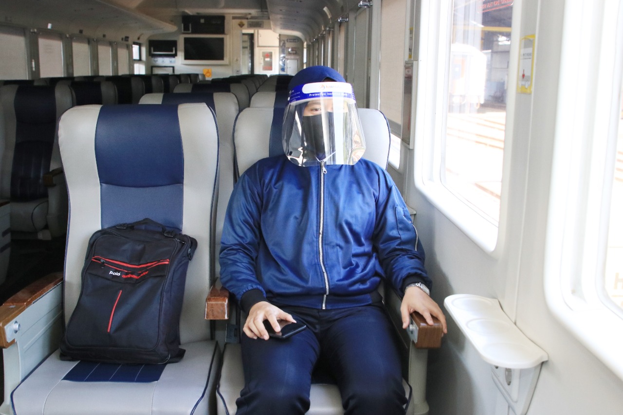Kereta Api Kembali Beroperasi, Stasiun di Cirebon Mulai Lakukan Persiapan