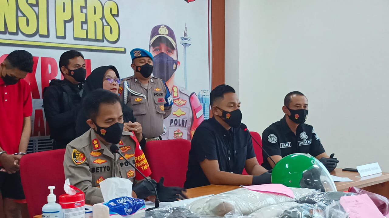 1 Bulan Jadi Kasatreskrim Jakpus, Teuku Arsya Naik Jabatan Jadi Kapolres Probolinggo