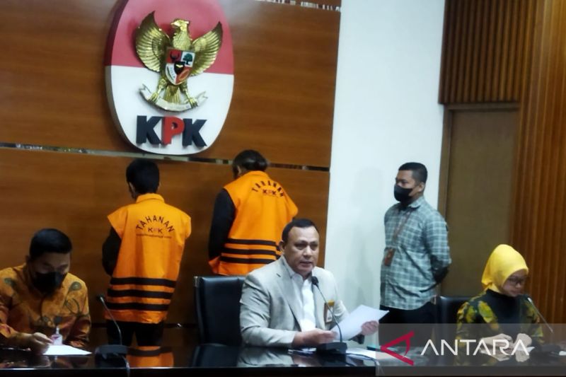 KPK Sita 205 Ribu Dolar Singapura dan Rp 50 Juta Dari OTT Hakim Agung