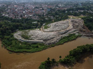 Pemkot Tangsel Kesulitan Angkat Sampah TPA Cipeucang di Sungai Cisadane