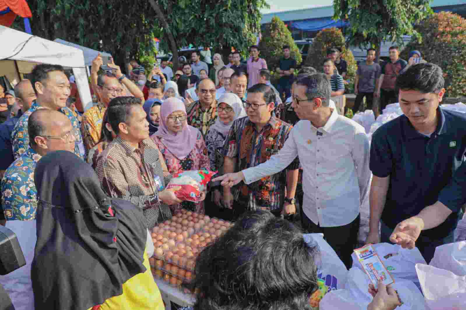 Tekan Inflasi, Pemprov DKI Luncurkan Beras Premium Padiwangi dan Ciwangi
