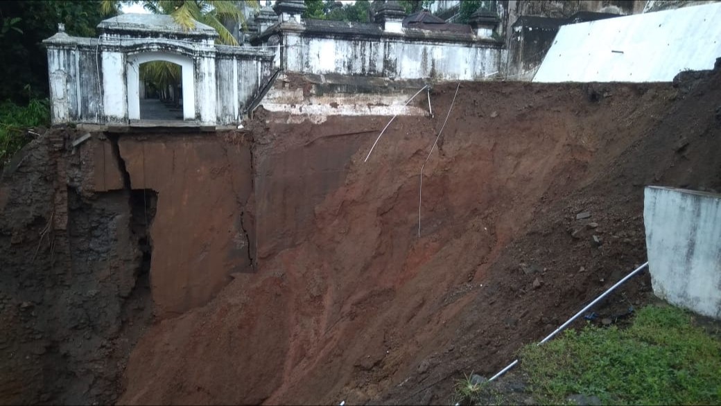 Diterjang Longsor, Makam Raja Yogyakarta Imogiri Ditutup untuk Wisatawan