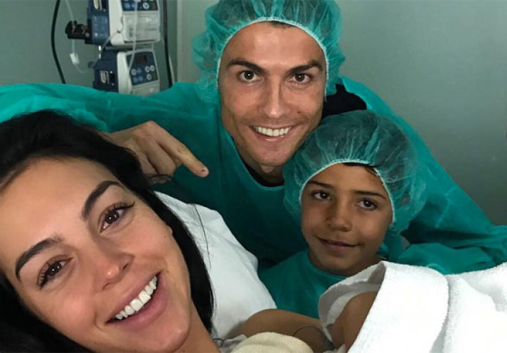 Ronaldo Dikaruniai Anak Perempuan Namanya Alana Martina