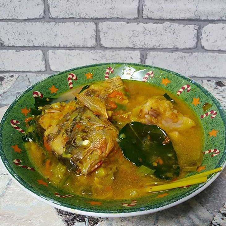  Ikan woku belanga dengan kuah. (Foto: instagram.com/yellipontolaeng)