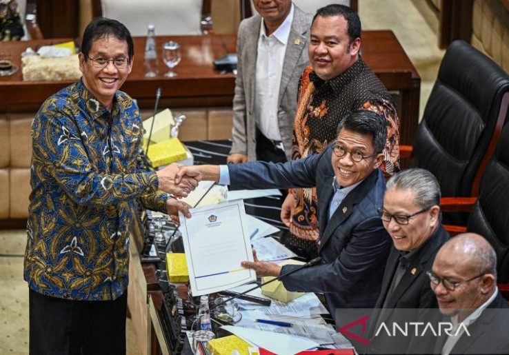 DPR Sahkan UU Pusat Finansial Internasional Indonesia, Apa Dampaknya Buat Rakyat?