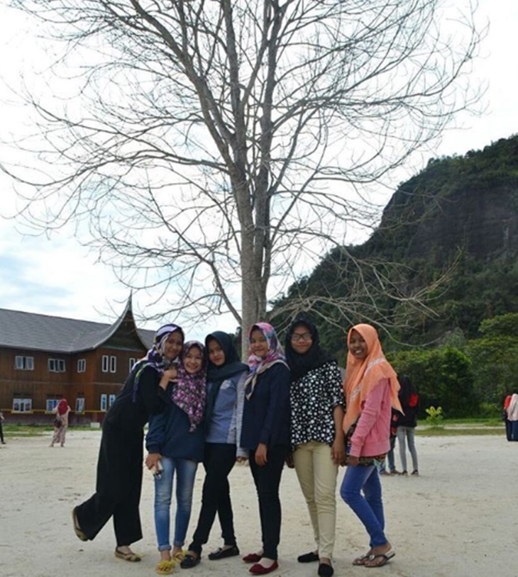 Swafoto ala musim gugur di Harau. (Foto/Instagram@apriliahidayasa)
